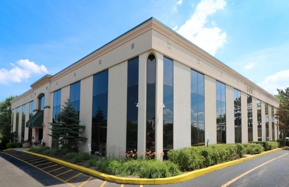 Office For Lease: 800 S Milwaukee Ave, Libertyville, IL 60048